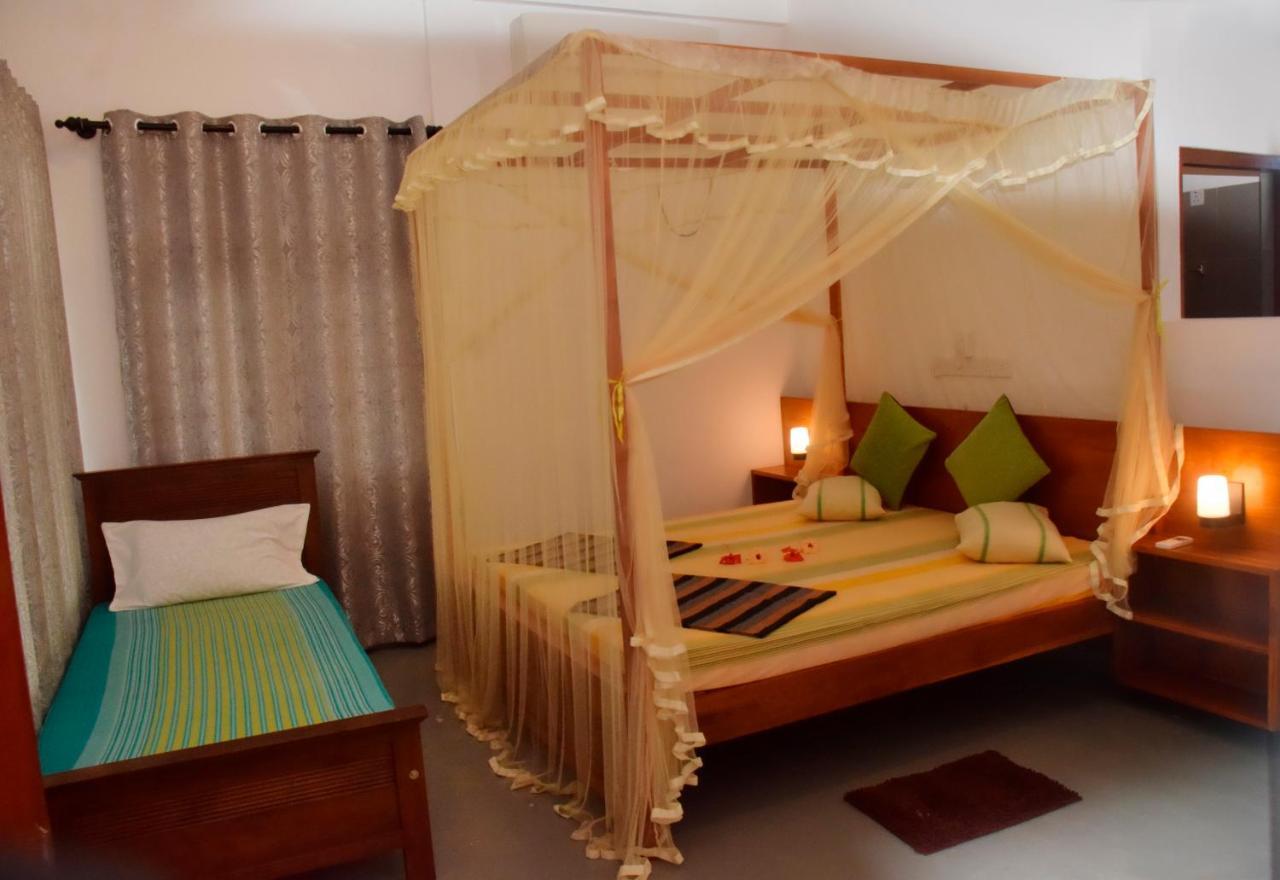 Mira Whales Resort Mirissa Exterior foto