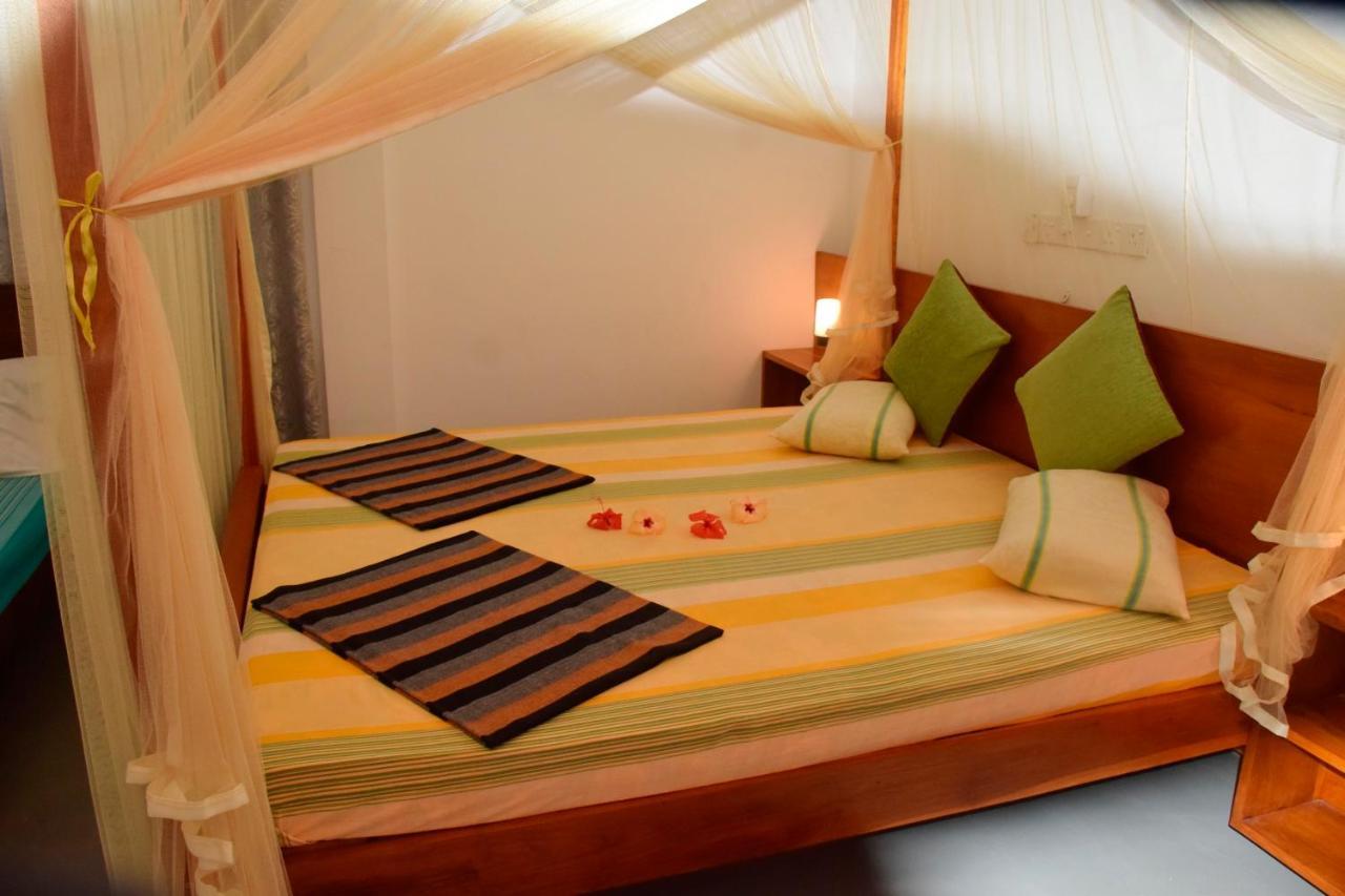 Mira Whales Resort Mirissa Exterior foto