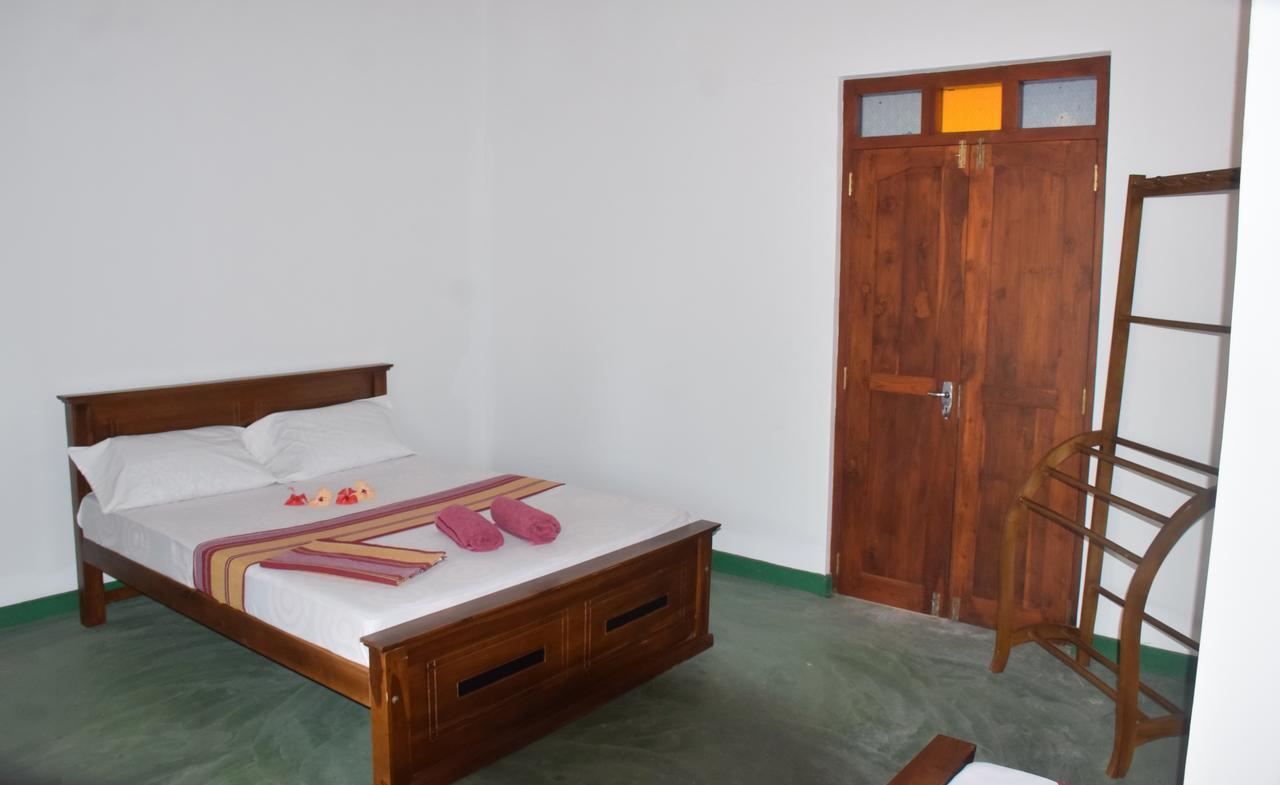 Mira Whales Resort Mirissa Exterior foto